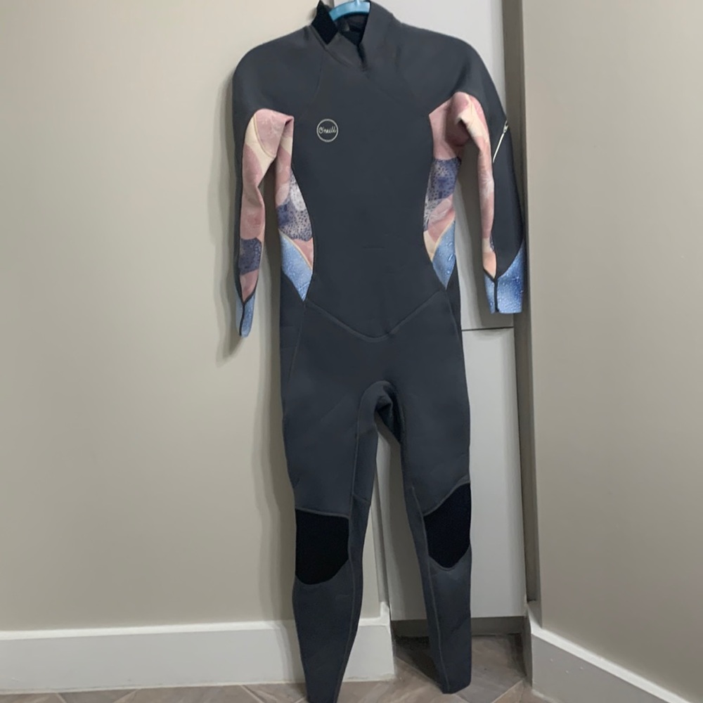 O'Neill Women's Wetsuit in Gray and Multicolor